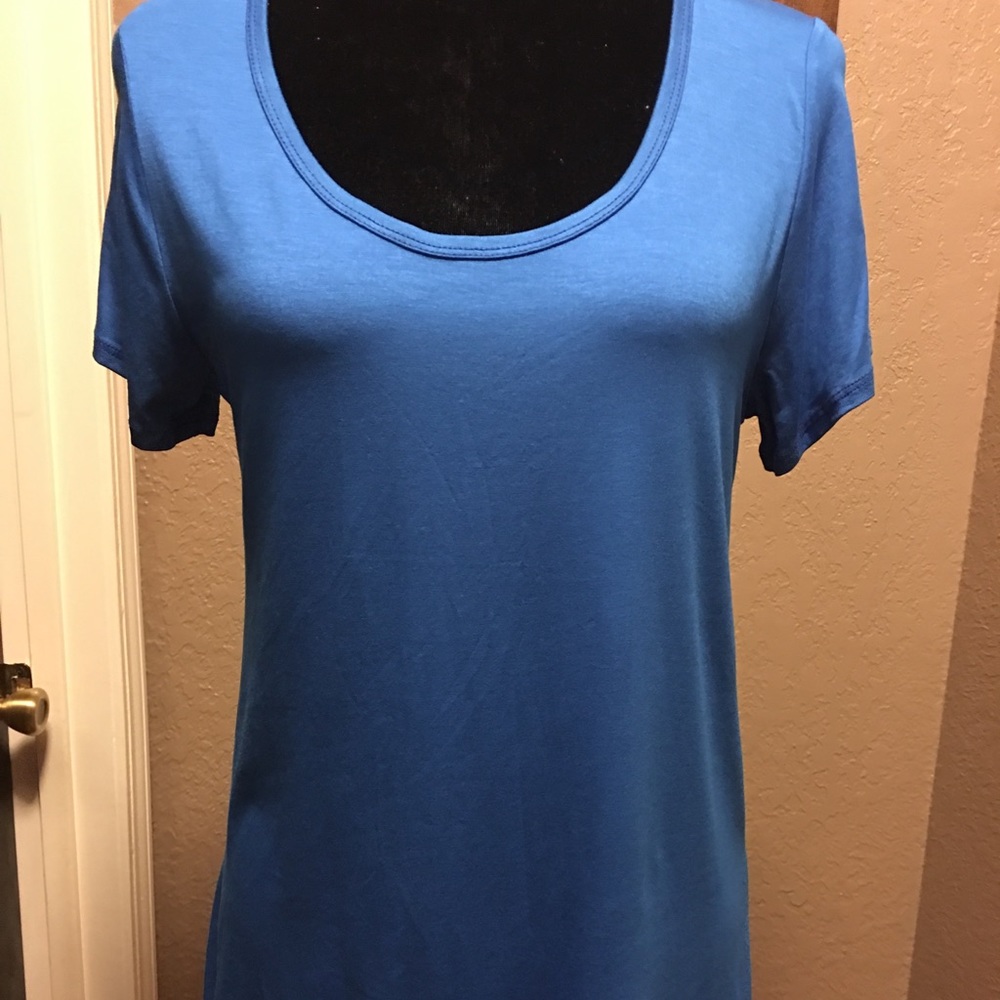 LuLaRoe Classic Tee Size Small (S)